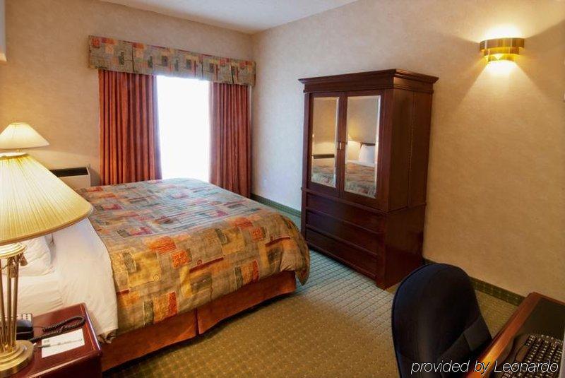 โฟร์ พอยต์ บาย เชอราตัน โทรอนโตแอร์พอร์ต อีสต์ Hotel โตรอนโต ห้อง รูปภาพ