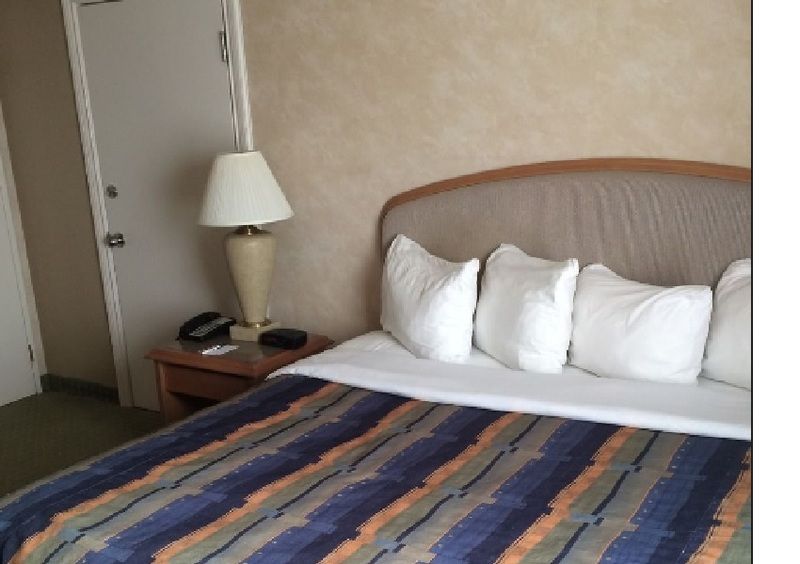 โฟร์ พอยต์ บาย เชอราตัน โทรอนโตแอร์พอร์ต อีสต์ Hotel โตรอนโต ภายนอก รูปภาพ