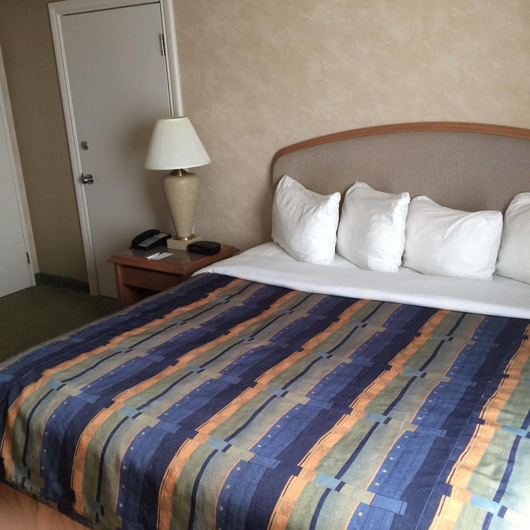 โฟร์ พอยต์ บาย เชอราตัน โทรอนโตแอร์พอร์ต อีสต์ Hotel โตรอนโต ภายนอก รูปภาพ