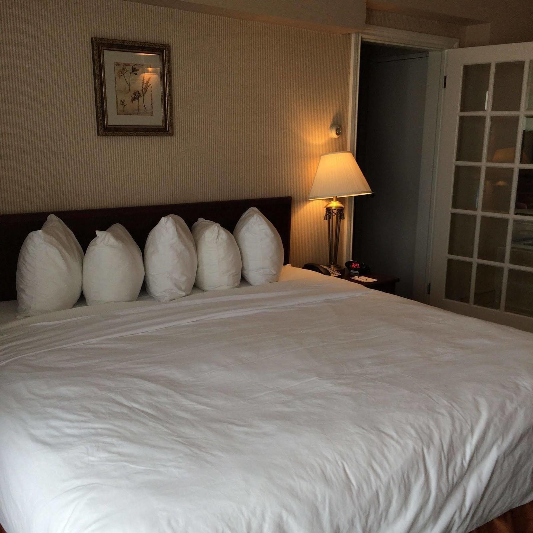 โฟร์ พอยต์ บาย เชอราตัน โทรอนโตแอร์พอร์ต อีสต์ Hotel โตรอนโต ภายนอก รูปภาพ