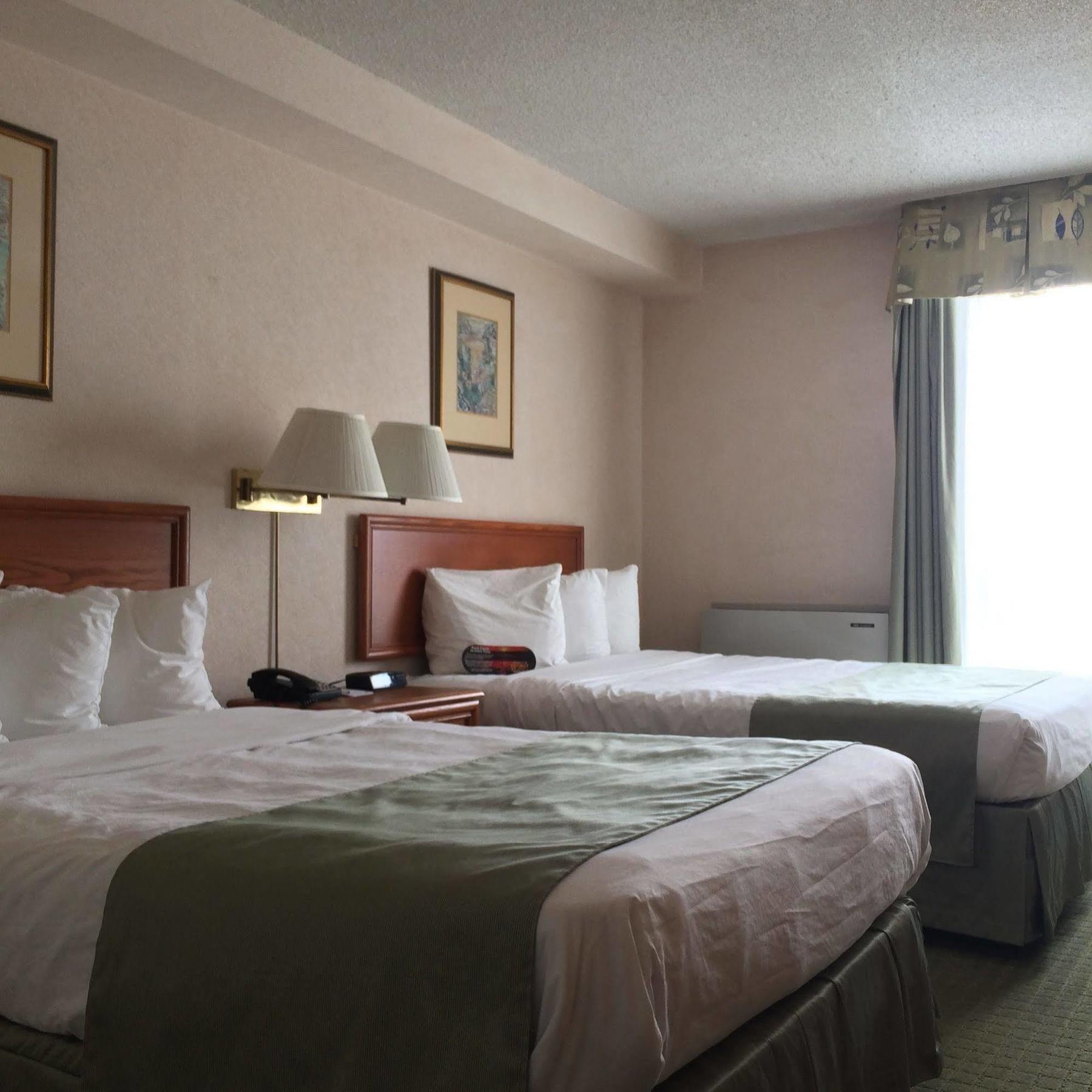 โฟร์ พอยต์ บาย เชอราตัน โทรอนโตแอร์พอร์ต อีสต์ Hotel โตรอนโต ภายนอก รูปภาพ
