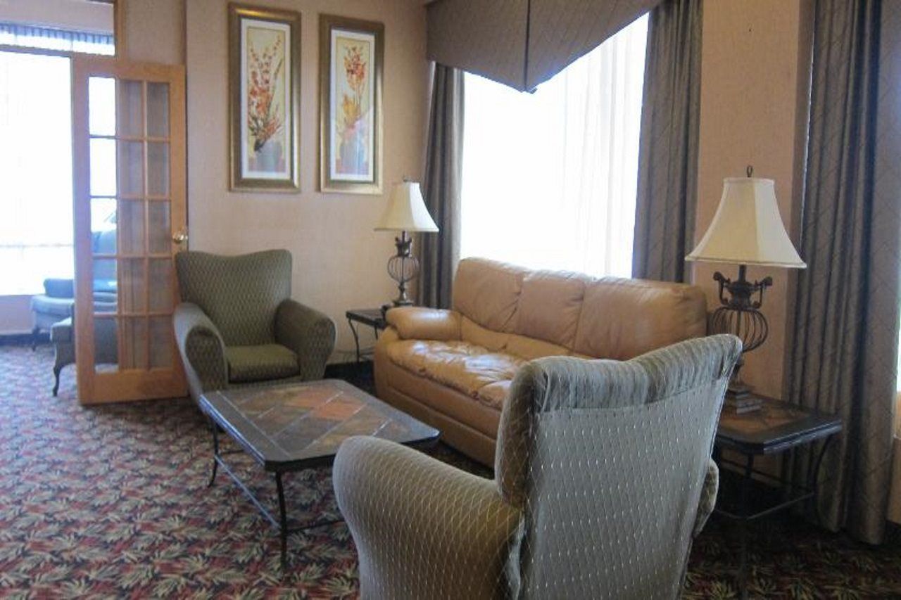 โฟร์ พอยต์ บาย เชอราตัน โทรอนโตแอร์พอร์ต อีสต์ Hotel โตรอนโต ภายนอก รูปภาพ