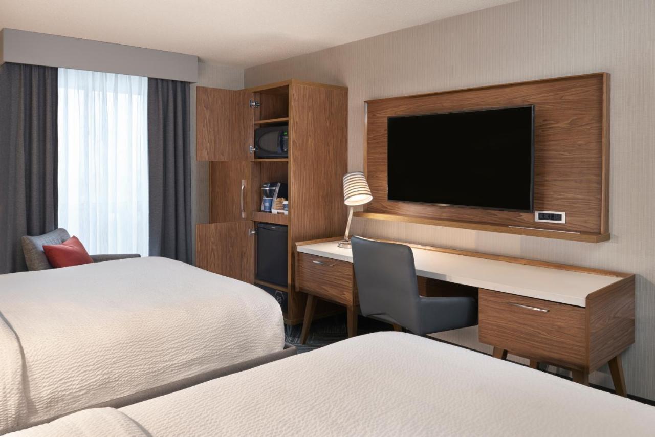 โฟร์ พอยต์ บาย เชอราตัน โทรอนโตแอร์พอร์ต อีสต์ Hotel โตรอนโต ห้อง รูปภาพ